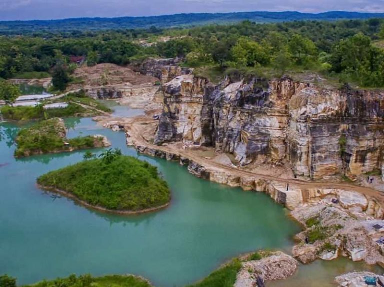 raja ampat jogja telaga biru semin wisata alam gunungkidul