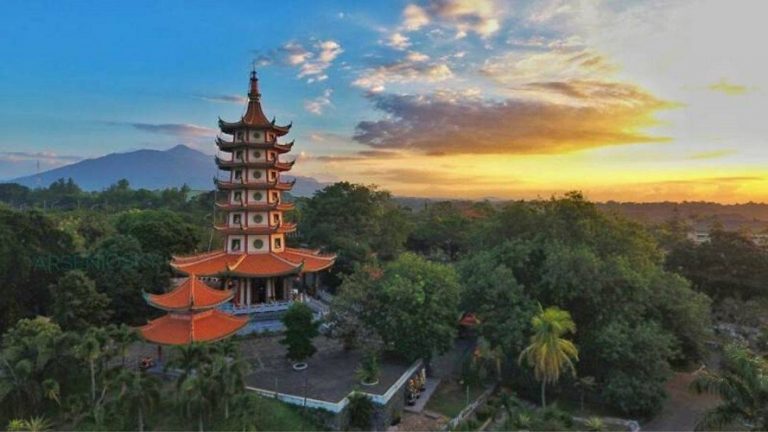 pagoda-avalokitesvara-kota-semarang-jawa-tengah