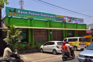 rekomendasi tempat makan terdekat di Malang