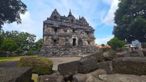 candi sari